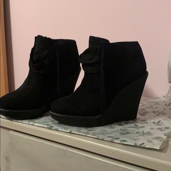 Burberry suede booties - Picture 2 of 14